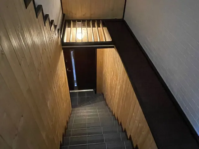 Schodisko so smrekovým obkladom – fotka 2