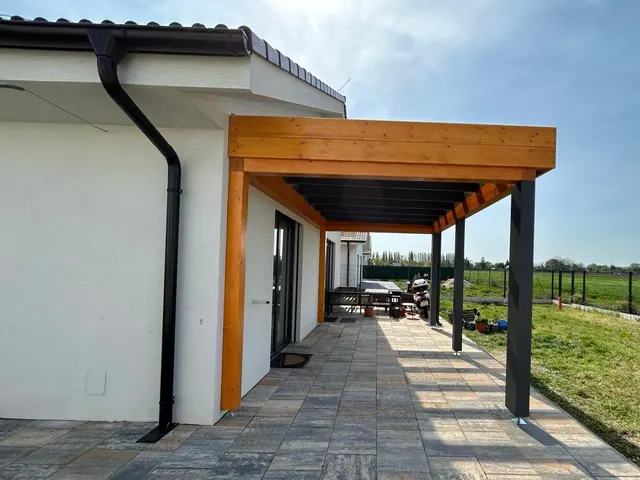 Pergola s priehľadnou strechou – fotka 7