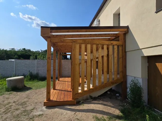 Krytá terasa so schodiskom – fotka 5