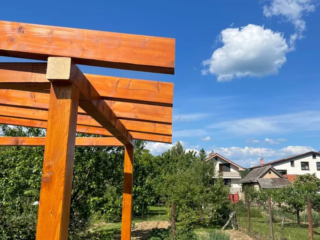 Drevená záhradná chatka – fotka 4