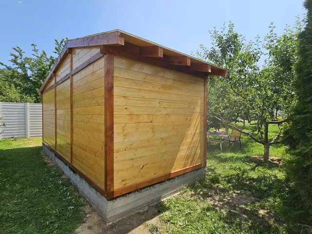 Drevená záhradná chatka – fotka 10
