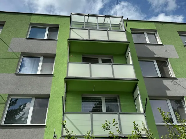 Zasklenie balkóna – fotka 1